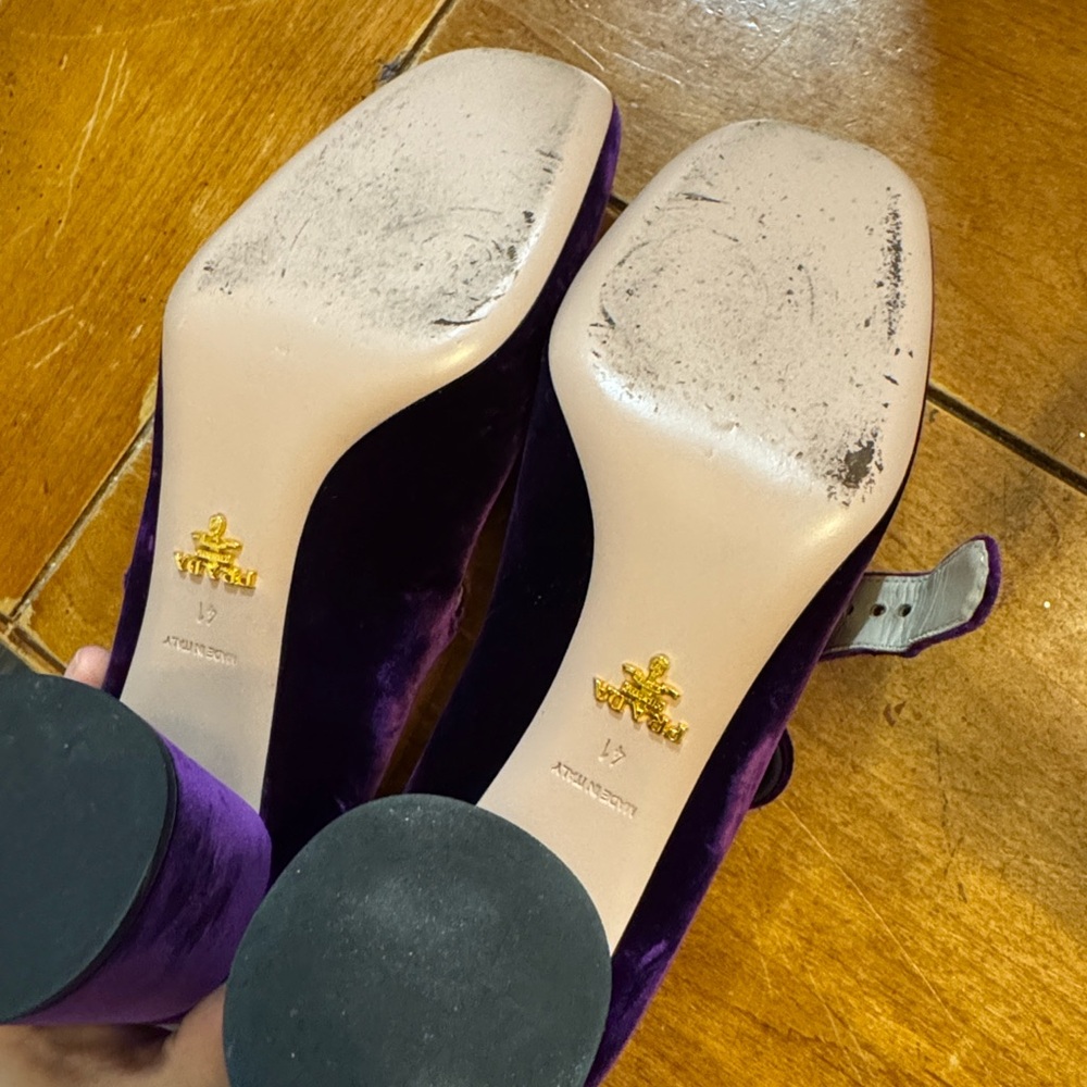 Prada Women's Luxurious Purple Velvet Heels - Picture 7 of 7